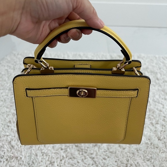 Coach - Picture 1 of 9